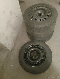 Prodám letní kola na fabii 185/60 R15 84H