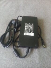 Originální adaptér Dell 240W 12,3A 19,5V 7,4 x 5mm
- 1