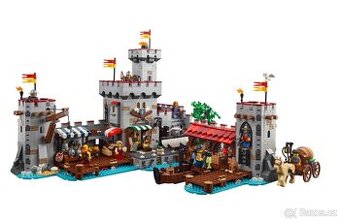 Lego Bricklink medieval seaside Market