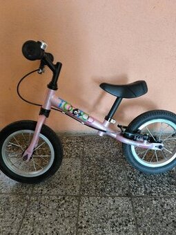 Odrážedlo pro malou slečnu