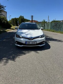 Toyota Auris Hibrid - 1
