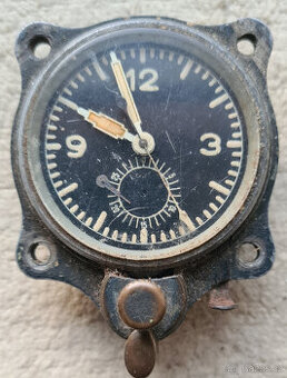 německé letecké palubní hodiny Junghans J 30 BZ Luftwaffe