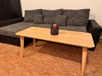 Stylový konferenční stolek z masivu – jednoduchý, ale elegan