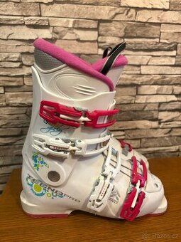 Dívčí lyžáky