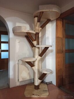 Kočičí strom / škrabadlo pro kočky / kočka