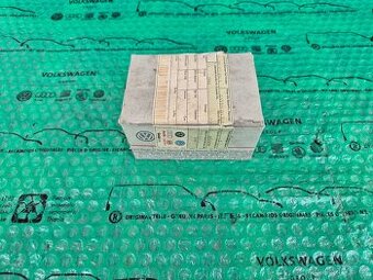 VW Transporter T4 závěs (pant) 701827154A