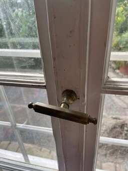 Secesní okenní kličky