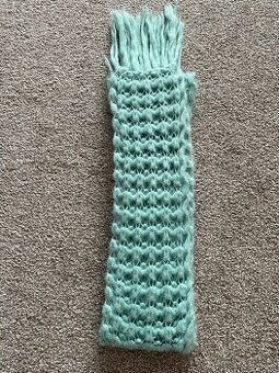 Nová dlouhá dámská pletená šála - světle zelená