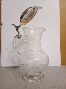 Karafa se širokým hrdlem