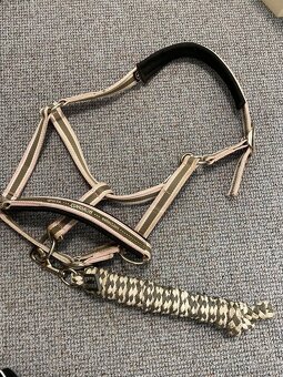 Eskadron, sako, sedlo nove, bandáže,