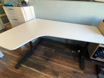 Rohový pracovní stůl Bekant s kontejnerem