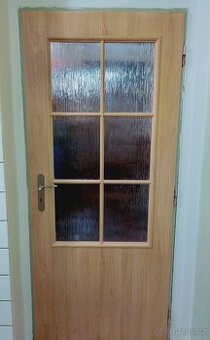 Interiérové dveře 80P x 193 cm prosklené s kováním