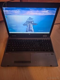 Starý funkční notebook - stav viz. foto