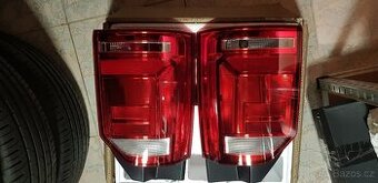 Zadni svetla vw t6 vyklopne vrata