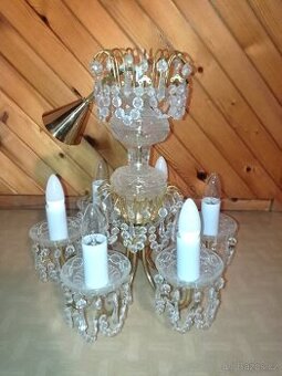 Křišťálový lustr