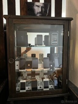 Sbírka iPhone 2G - 4S