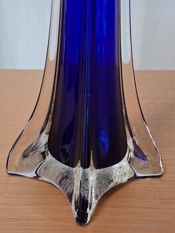 Váza z kobaltového skla
