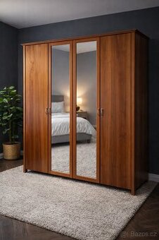 Velká Šatní Skřiň Se Zrcadlem
