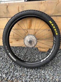 Zadní ráfek ROVAL s pneu - 27,5 MULLET