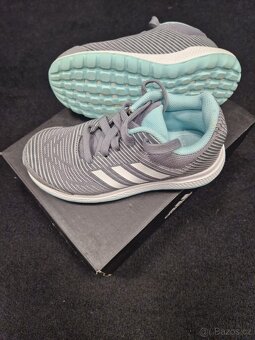 Dětské sportovní boty Adidas, vel. UK 10K (28)