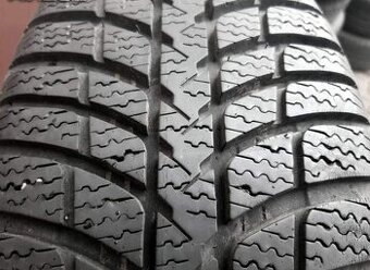 Sada pěkných zimních pneu 175/50 R15 Kumho