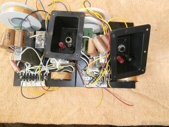 výhybky TESLA ARS 1054