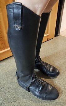 Prodám starší set perka + chapsy