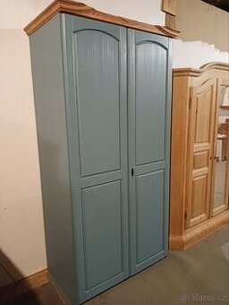 Provencalská šatní skříň