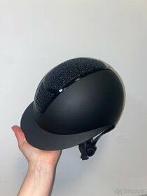 Jezdecká helma - široký kšilt - 1