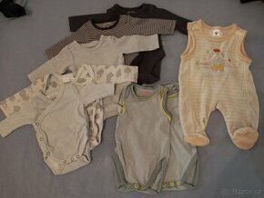 MIX oblečení pro miminko (velikost 50-56) Několik dílů