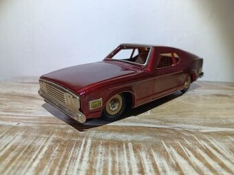 Plechové retro auto