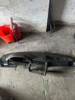 Palubní deska bmw e30