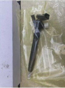 VSTŘIK T6 CRAFTER 2.0 TDi 04L130277AP 04L130277BG