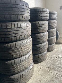 Pneu bridgestone r20