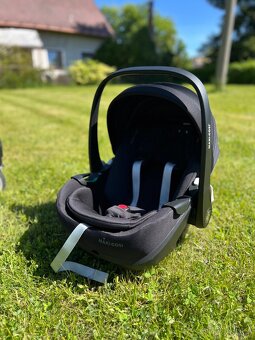 Vajíčko do auta MAXI COSI Pebble 360 Pro Essential black