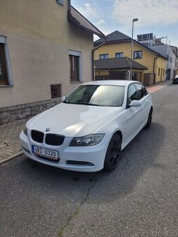 BMW rada 3 r.2005 Benzin automat 195000km