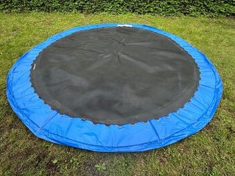 Trampolína 305