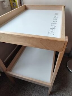 Přebalovací pult Ikea