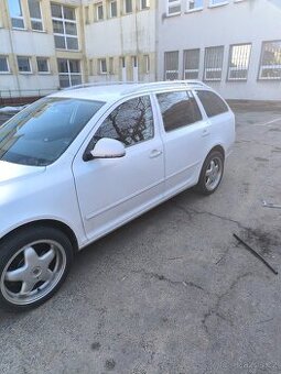 kola r 17 5112