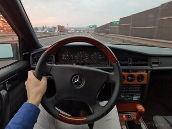 Volant dřevěný dekor a kůže pro Mercedes Benz W201 a W124