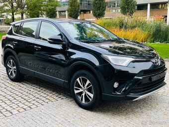 Toyota Rav4 2.0D 105KW MANUÁL 1.MAJITEL KAMERA TAŽNÉ 2WD