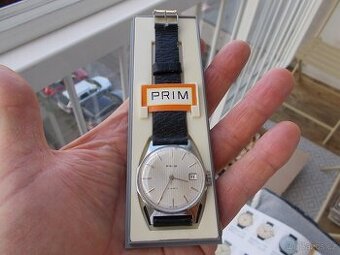 krasne nove trezorovky hodinky prim pyžamo rok 1985 top
