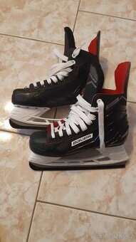 chlapecké brusle Bauer vel.38,5 jako nové