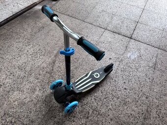 Zánovní dětská svítící koloběžka