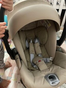 Cybex Platinum Cloud T i-Size Simply Flowers -Beige