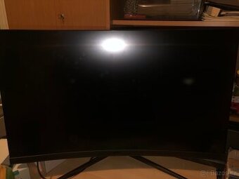 Monitor telefon a repraky