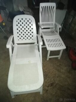 Plastová lehátka