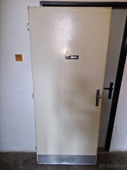 Vchodové dveře 80 cm, pravé