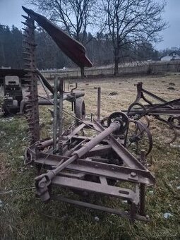 Prodám staré zemědělské stroje