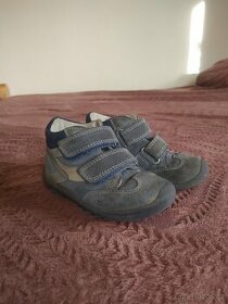 Kožené, lehké, kotníkové SuperFity vel.25